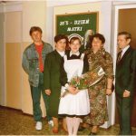 Lidia Żubertowska z rodzicami oraz ciocią pielęgniarką – Liceum Medyczne Pielęgniarstwa Olsztyn 1991 rok